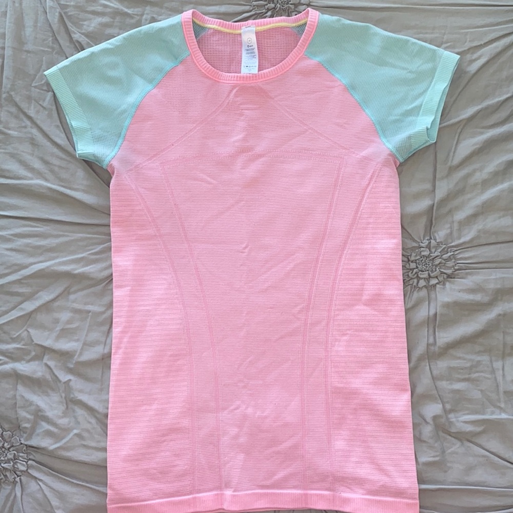 Ivivva Fly Tech Short Sleeve Size Lg